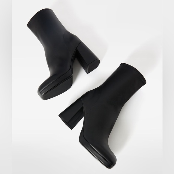 Bershka WHITE fitted high heel mini platform ankle boots size 7 - Picture 4 of 6